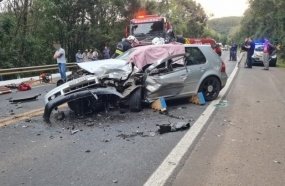Colisão frontal mata uma pessoa e deixa duas feridas na BR-153