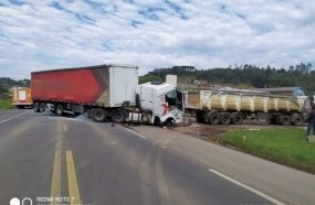 Colisão entre carreta e caminhão deixa condutora ferida na BR-282