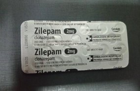 Funcionário de farmácia é preso após ser flagrado furtando medicamento