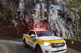 Serra do Rio do Rastro amanhece com formação de gelo 