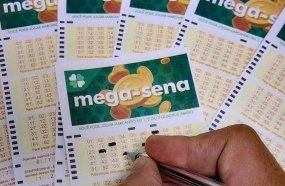 Três apostas acertam as seis dezenas da Mega-Sena