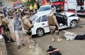 Perseguição policial a veículo furtado termina em acidente em Joaçaba