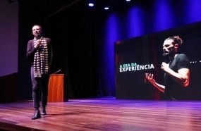 Palestra de Alexandre Weimer inspira plateia em Joaçaba