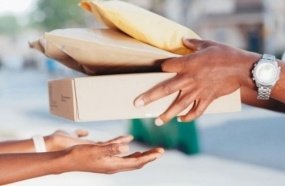 Sites começam a taxar compras internacionais de até 50 dólares 