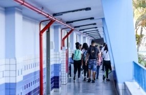Estudantes da rede estadual voltam às aulas nesta segunda-feira 