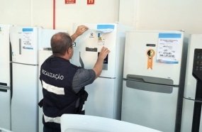 Operação do Imetro/SC fiscaliza eficiência energética de eletrodomésticos