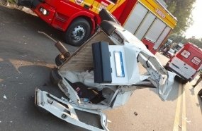 Fiat/Fiorino parte ao meio após colisão em Erval Velho