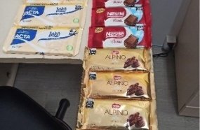 Indivíduo é preso após furtar barras de chocolate em supermercado