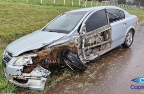 Carro colide contra caminhão após motorista cochilar ao volante