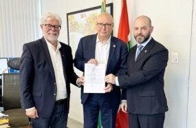 Unoesc entrega pedido de migração para o Sistema Estadual de Educação 