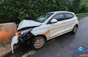 Condutora fica ferida após colisão contra mureta de ponte na SC-150