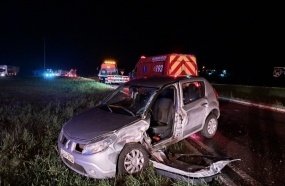 Colisão no trevão de Irani deixa condutora presa às ferragens