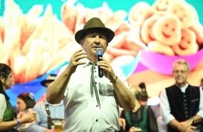 Governador prestigia abertura da 40ª edição da Oktoberfest 