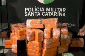 Adolescente é flagrado com 18 kg de maconha em ônibus 