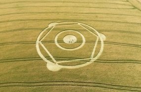 Novo agroglifo surge em plantação de trigo no Oeste