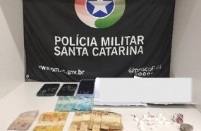 Idoso é preso por tráfico após PM encontrar drogas em sua residência