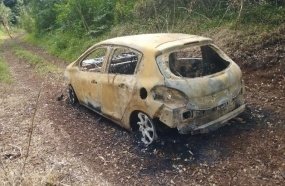 Carro é encontrado carbonizado no interior de Campos Novos