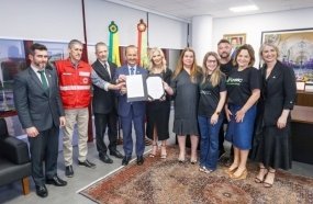 Governador sanciona lei que cria o programa Farmácia Solidária