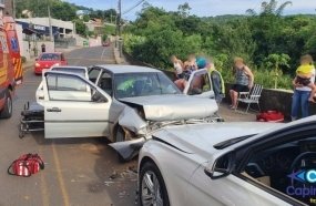 Idoso e esposa ficam feridos em colisão frontal no centro de Capinzal