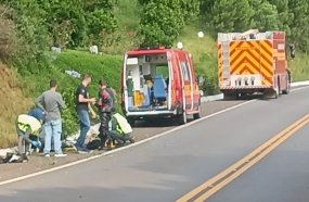 Jovem fica ferido após colisão em barranco durante passeio com motociclistas