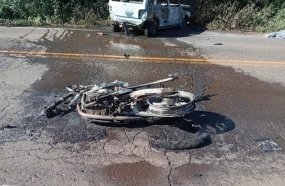 Motociclista morre após colisão seguida de incêndio na SC-283
