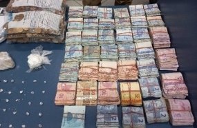 Mãe e filho são presos com drogas e dinheiro em operação policial