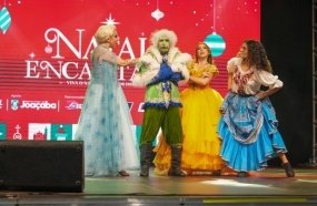 Joaçaba abre Natal Encantado com grande público e espetáculo mágico