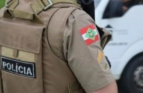 Mãe encontra filhos com sinais de embriaguez após deixá-los com os avós