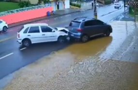 Motorista é preso por embriaguez após atingir carro estacionado e quase atropelar pedestre