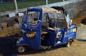 Triciclo turístico tomba e deixa dois feridos em Piratuba 