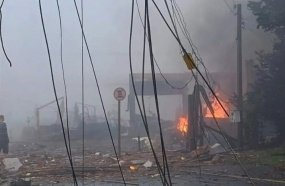 Avião de pequeno porte cai sobre uma loja em Gramado, no RS