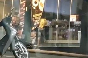 Indivíduo com tornozeleira é preso após arrombar e furtar cafeteria 