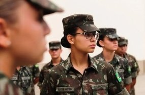 Forças Armadas iniciam alistamento voluntário feminino 