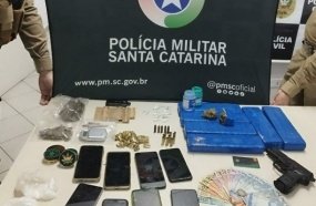 Polícia Militar acaba com 'festinha' regada a drogas em Joaçaba 