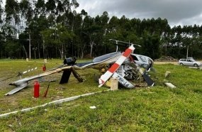 Helicóptero cai durante voo panorâmico no Litoral de Santa Catarina