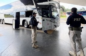 PRF realiza ações de conscientização no Terminal Rodoviário de Joaçaba