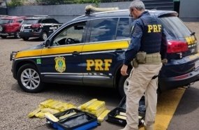 Jovem é presa com mais de 30 kg de maconha na bagagem durante fiscalização a ônibus 