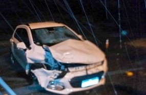 Carro com cinco pessoas colide contra carreta no trevão de Irani 
