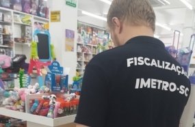 Operação Aulas Seguras do Imetro-SC fiscaliza material escolar