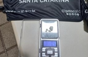 PM flagra venda de drogas e prende seis pessoas no centro de Capinzal
