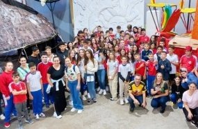 Alunos de Erval Velho mergulham no universo das escolas de samba