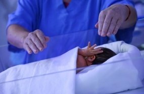 Bebê prematuro desafia estatísticas e sobrevive após nascer com 23 semanas