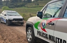 Homem é preso após furtar carro da Prefeitura e capotar durante a fuga