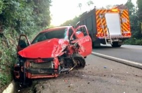 Acidente com quatro veículos deixa homem gravemente ferido em Erval Velho