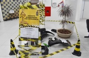Ação nos corredores da Unoesc Joaçaba chama a atenção para o Maio Amarelo