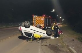 Condutor sofre escoriações em capotamento na SC-355