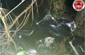 Adolescente fica ferido após fazer manobra perigosa com moto em Rio das Antas