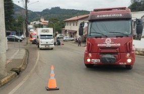 Motociclista fica ferido ao bater na traseira de caminhão em Tangará