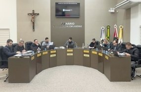 Vereadores apresentam projetos, pedidos de informação e cobram melhorias