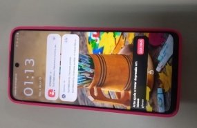 Moradora tem celular furtado após ajudar mulher que vendia jaqueta
